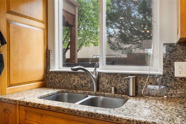 6474 Paseo Del Sol W, Santa Fe, NM 87507