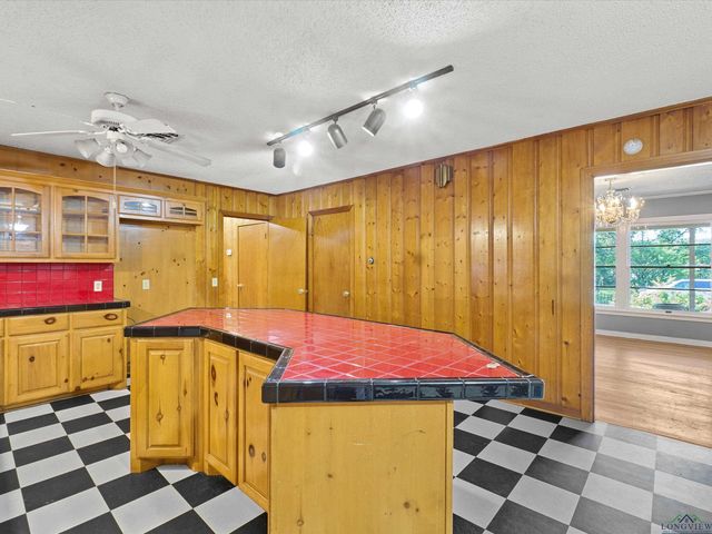 108 W 2ND STREET, Hughes Springs, TX 75656