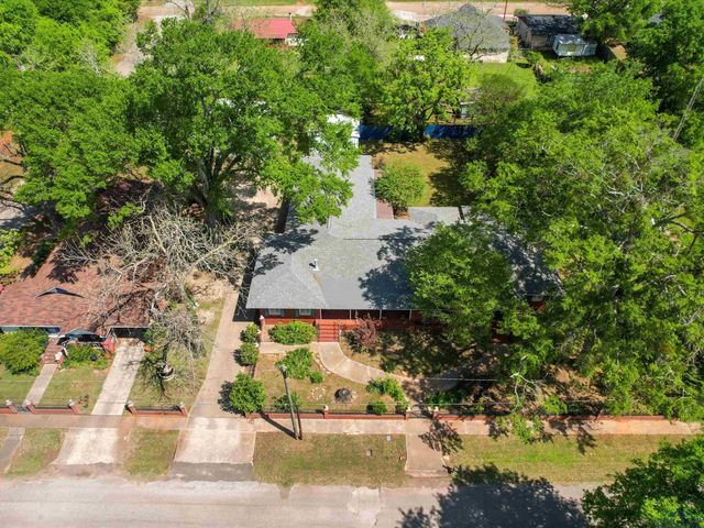 108 W 2ND STREET, Hughes Springs, TX 75656