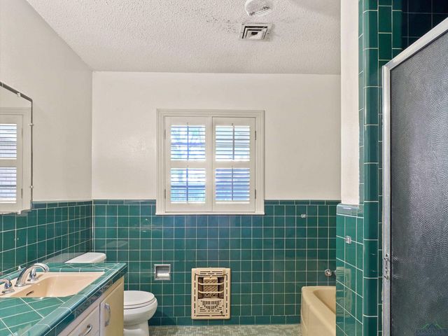 108 W 2ND STREET, Hughes Springs, TX 75656