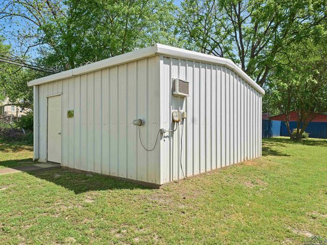 108 W 2ND STREET, Hughes Springs, TX 75656