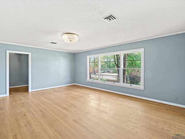 108 W 2ND STREET, Hughes Springs, TX 75656