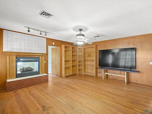 108 W 2ND STREET, Hughes Springs, TX 75656