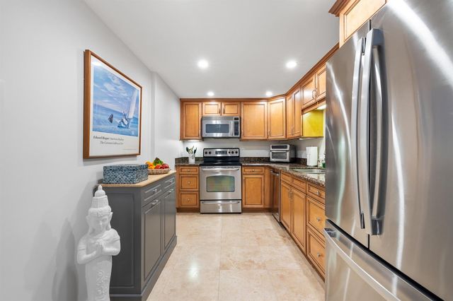 2295 S Ocean Boulevard 302, Palm Beach, FL 33480