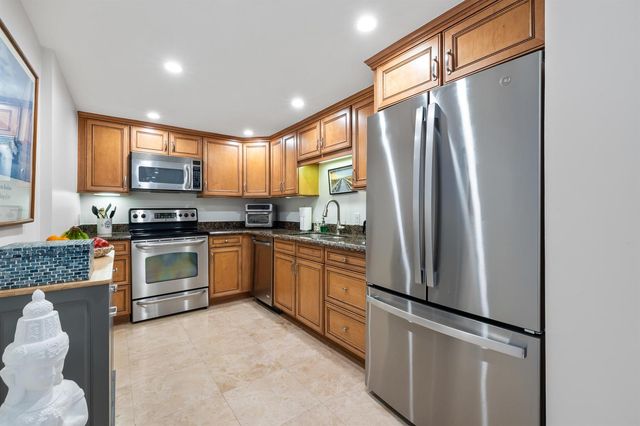 2295 S Ocean Boulevard 302, Palm Beach, FL 33480