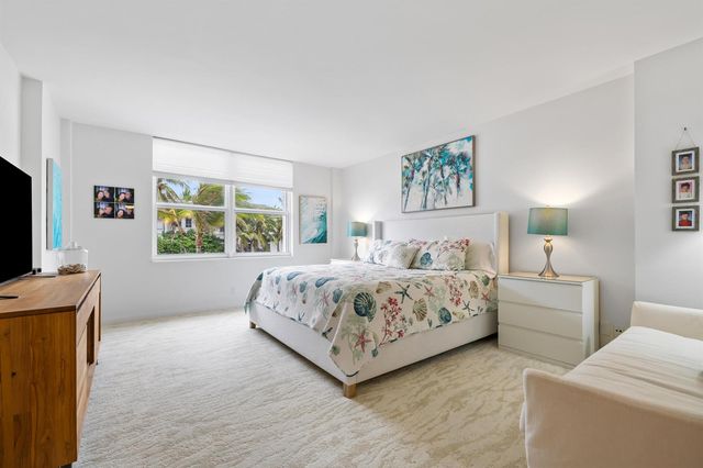 2295 S Ocean Boulevard 302, Palm Beach, FL 33480