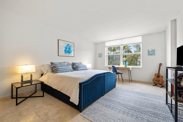 2295 S Ocean Boulevard 302, Palm Beach, FL 33480