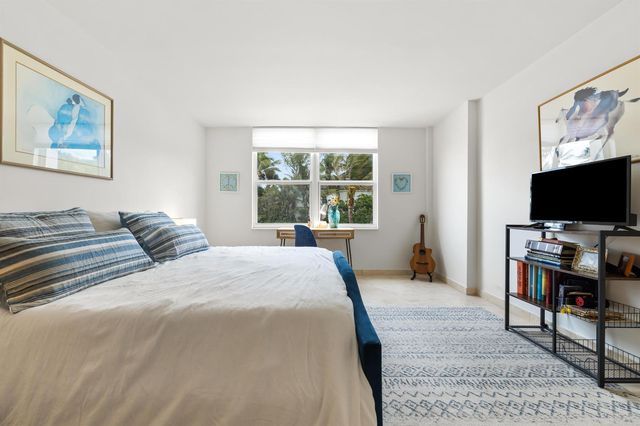 2295 S Ocean Boulevard 302, Palm Beach, FL 33480