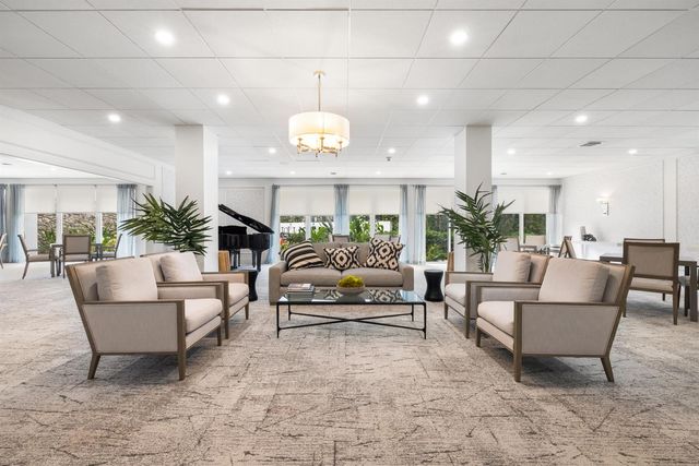 2295 S Ocean Boulevard 302, Palm Beach, FL 33480