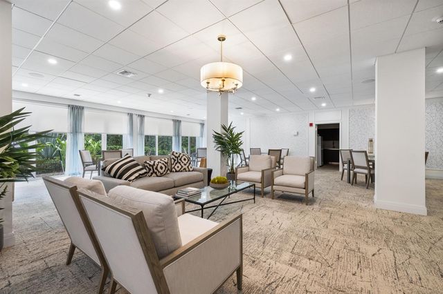 2295 S Ocean Boulevard 302, Palm Beach, FL 33480