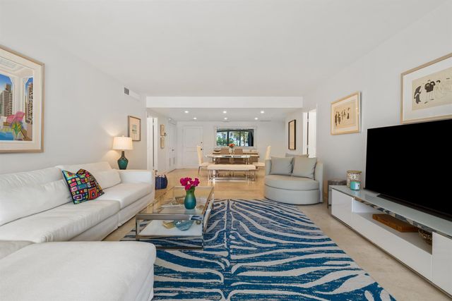 2295 S Ocean Boulevard 302, Palm Beach, FL 33480