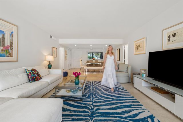 2295 S Ocean Boulevard 302, Palm Beach, FL 33480