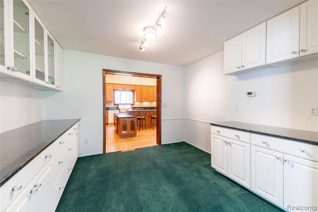 7611 Ferry Road, Grosse Ile, MI 48138