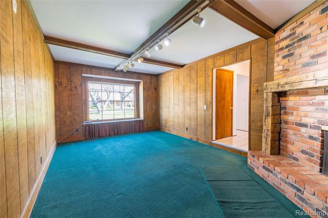 7611 Ferry Road, Grosse Ile, MI 48138