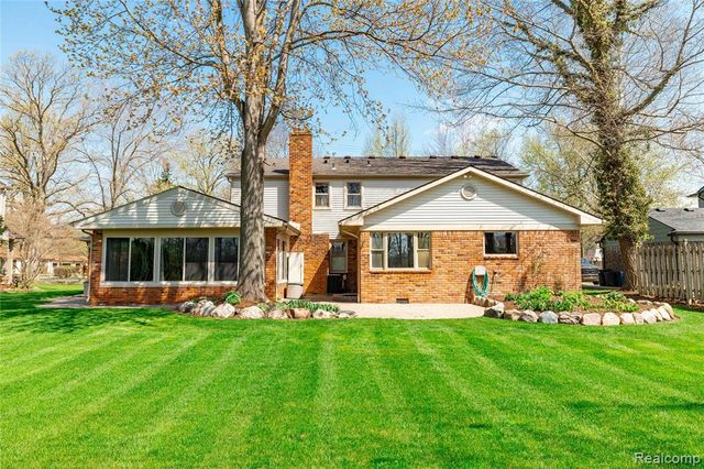 7611 Ferry Road, Grosse Ile, MI 48138