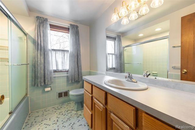 7611 Ferry Road, Grosse Ile, MI 48138