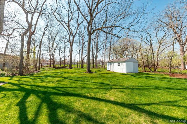 7611 Ferry Road, Grosse Ile, MI 48138