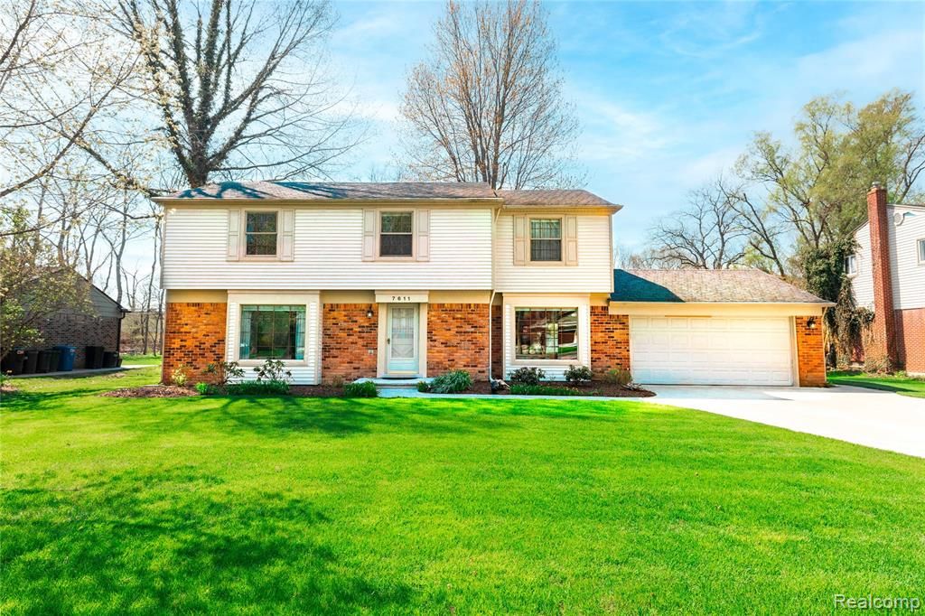 7611 Ferry Road, Grosse Ile, MI 48138