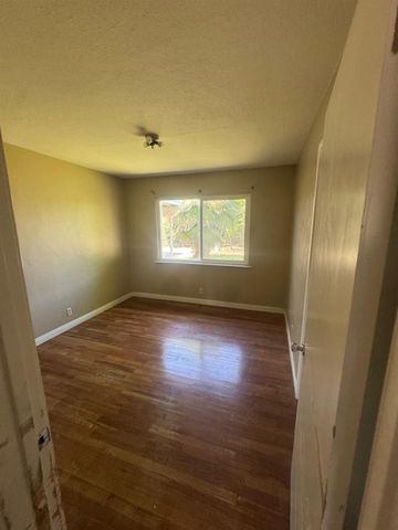 2019 Norris Drive E, Fresno, CA 93703