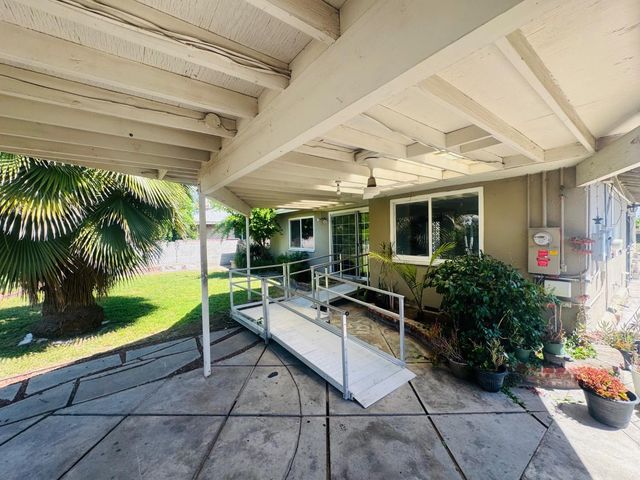 2019 Norris Drive E, Fresno, CA 93703