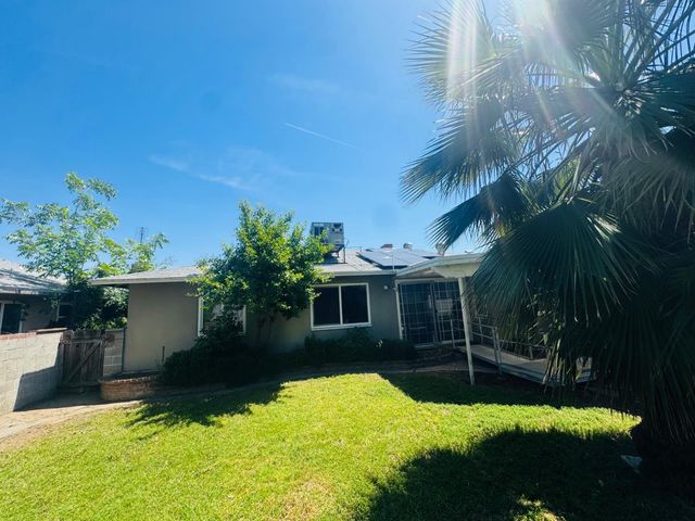 2019 Norris Drive E, Fresno, CA 93703