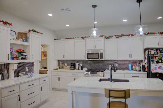 2420 W King Lane, Claremore, OK 74019