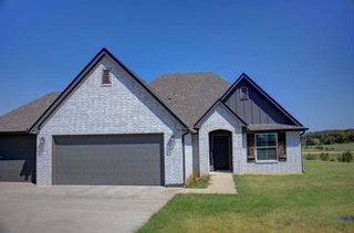 2420 W King Lane, Claremore, OK 74019