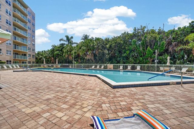 4 OCEANS WEST BOULEVARD 207A, Daytona Beach, FL 32118