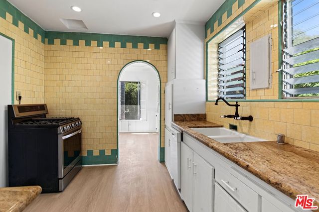900 S Wooster Street 2, Los Angeles, CA 90035