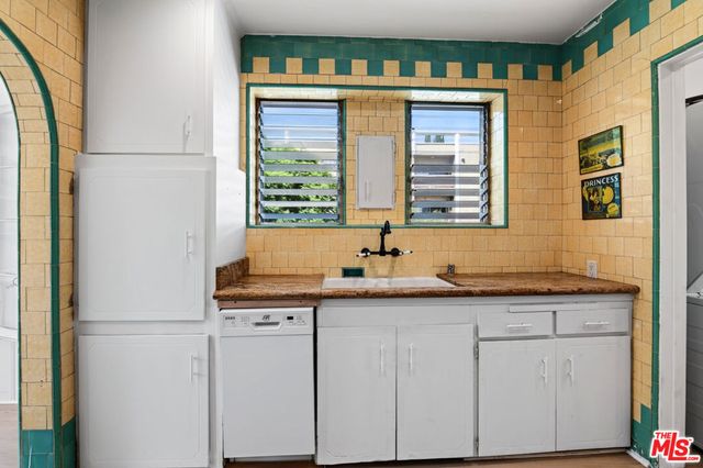 900 S Wooster Street 2, Los Angeles, CA 90035