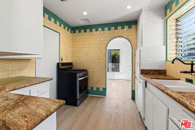 900 S Wooster Street 2, Los Angeles, CA 90035