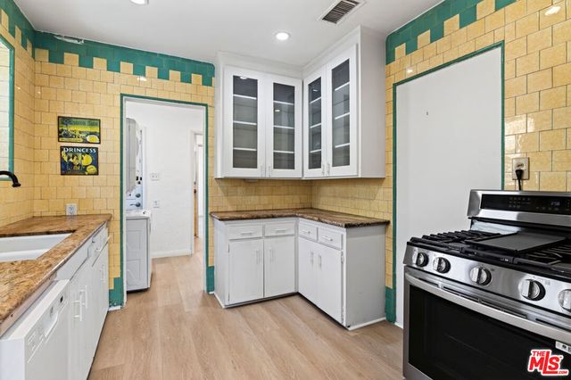 900 S Wooster Street 2, Los Angeles, CA 90035