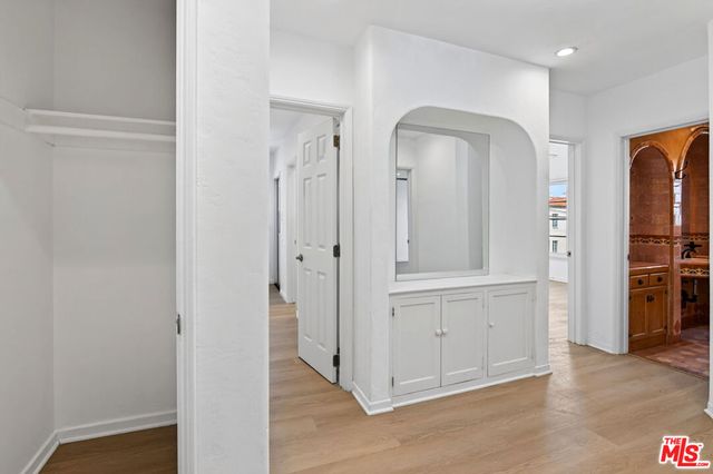 900 S Wooster Street 2, Los Angeles, CA 90035
