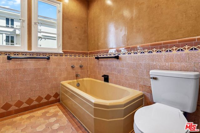 900 S Wooster Street 2, Los Angeles, CA 90035
