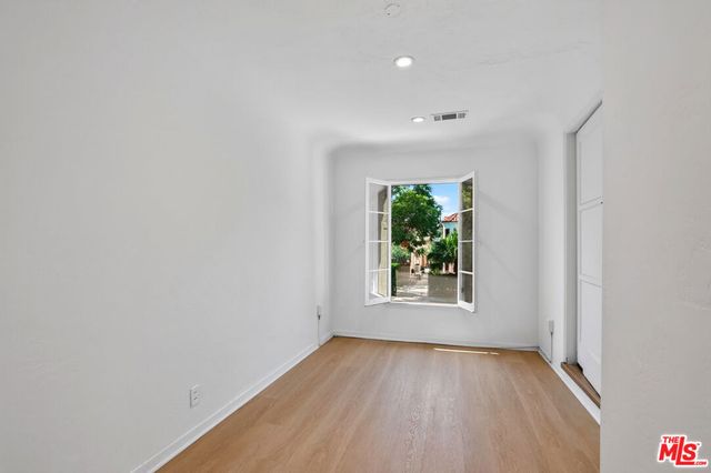 900 S Wooster Street 2, Los Angeles, CA 90035
