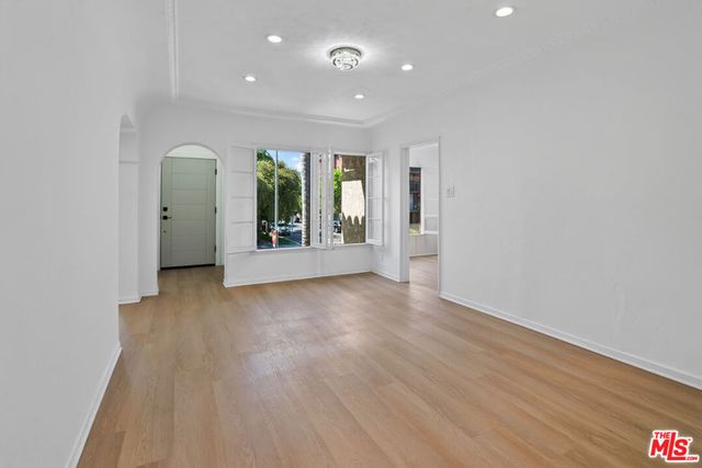 900 S Wooster Street 2, Los Angeles, CA 90035
