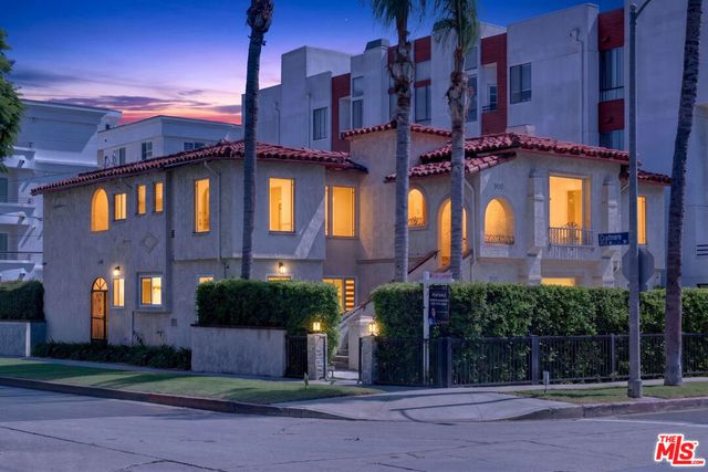 900 S Wooster Street 2, Los Angeles, CA 90035
