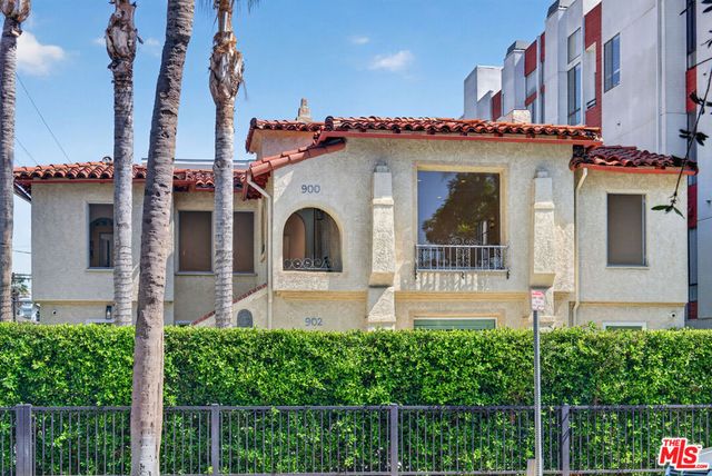900 S Wooster Street 2, Los Angeles, CA 90035