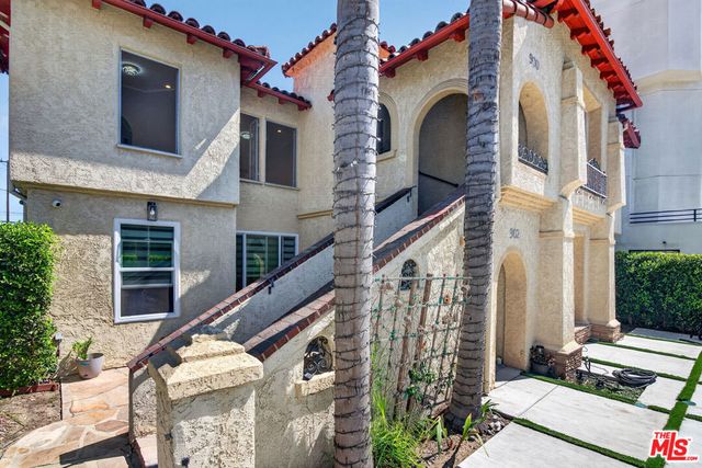 900 S Wooster Street 2, Los Angeles, CA 90035