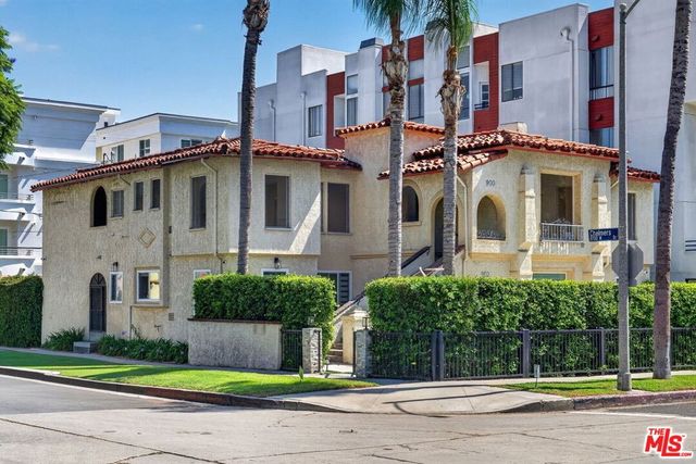 900 S Wooster Street 2, Los Angeles, CA 90035