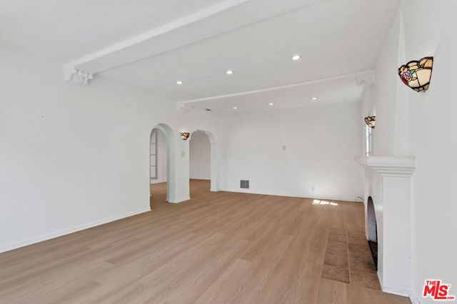 900 S Wooster Street 2, Los Angeles, CA 90035