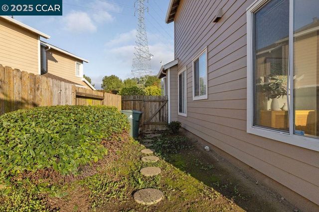 81 Del Sur St, Vallejo, CA 94591