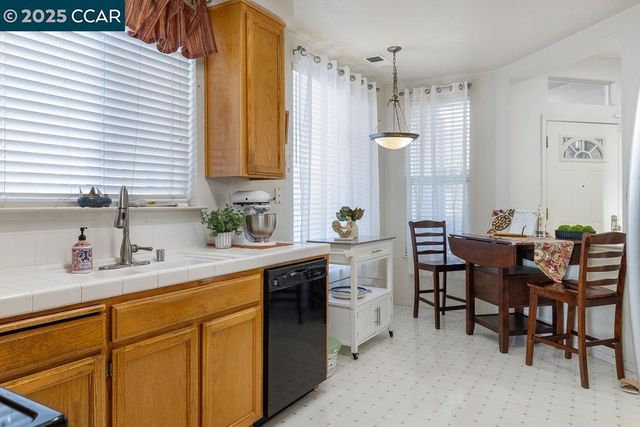 81 Del Sur St, Vallejo, CA 94591