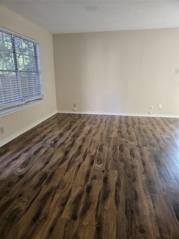 1207 Southport DR 108, Austin, TX 78704