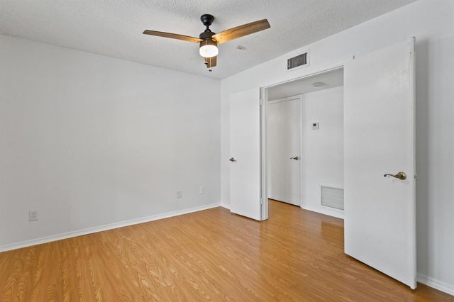 2317 N Congress Avenue 24, Boynton Beach, FL 33426