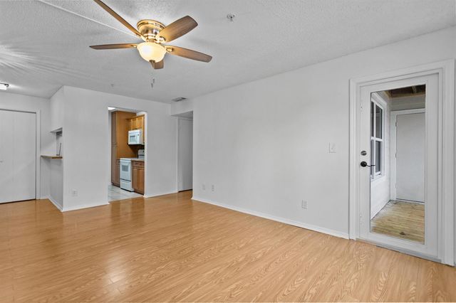 2317 N Congress Avenue 24, Boynton Beach, FL 33426