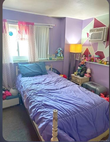 367 Erlanger Boulevard, North Babylon, NY 11703