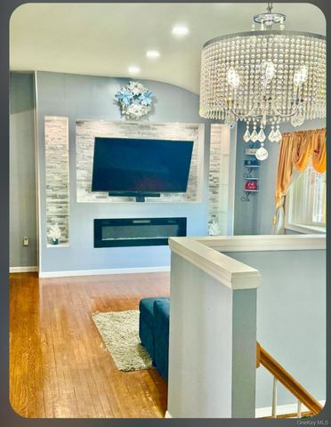 367 Erlanger Boulevard, North Babylon, NY 11703