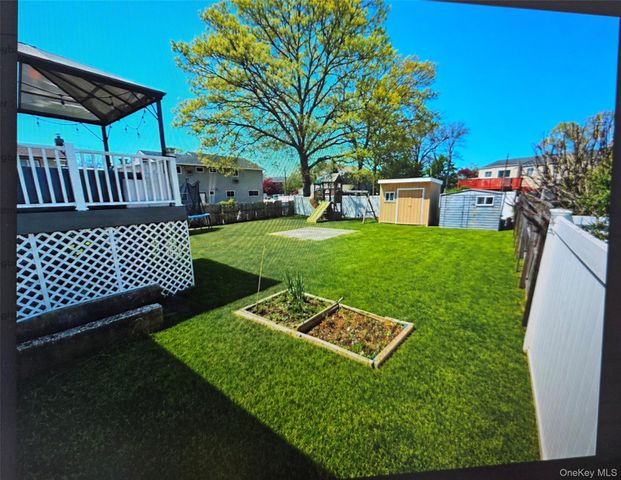 367 Erlanger Boulevard, North Babylon, NY 11703