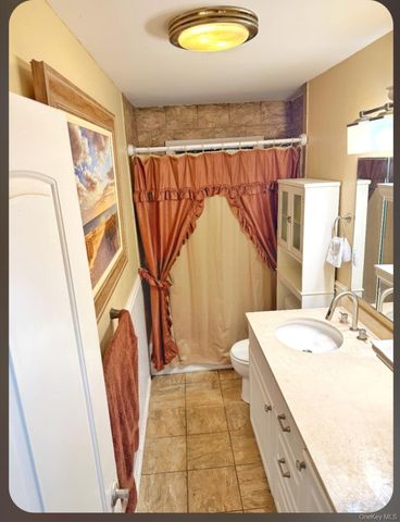 367 Erlanger Boulevard, North Babylon, NY 11703